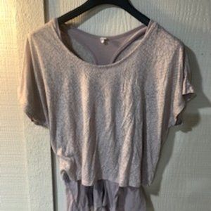 Adorable layered Lilac women's top in great condition